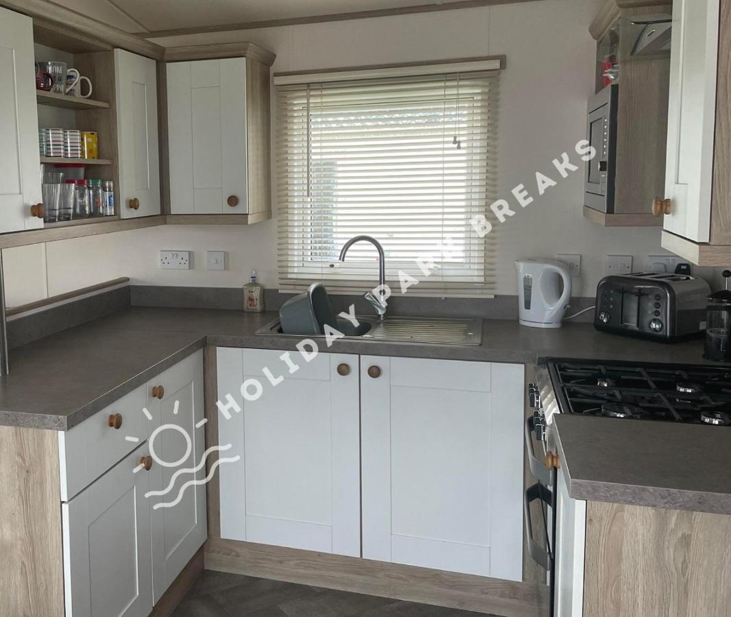 Spacious 3 Bed @ Seal Bay Resort Selsey Bagian luar foto